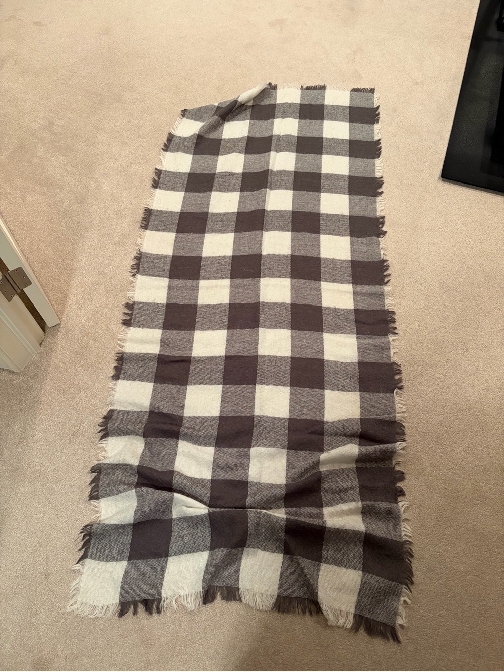 Classic Black and Cream Buffalo Check scarf